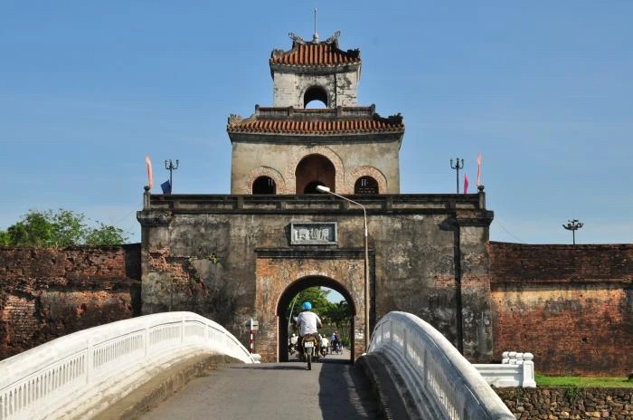 Cửa Quảng Đức (cửa Sập)
