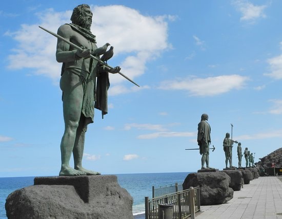 Estatuas De Los Menceyes