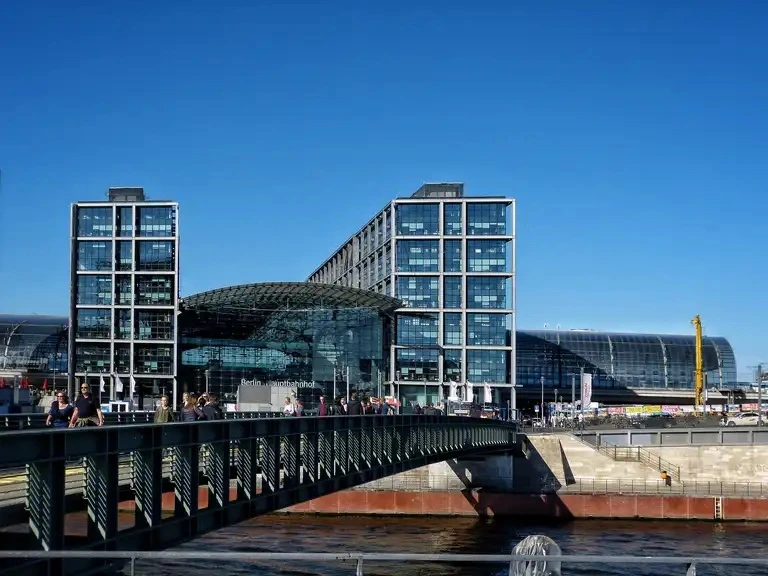 Gustav-Heinemann-Brücke