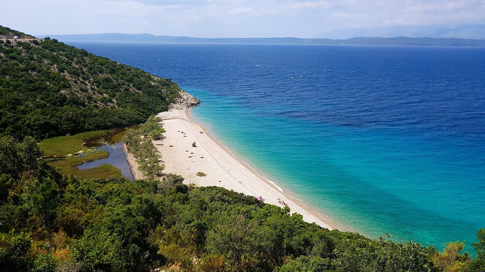 Jezero beach
