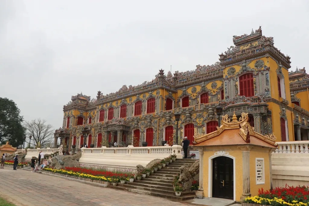Kiến Trung Palace