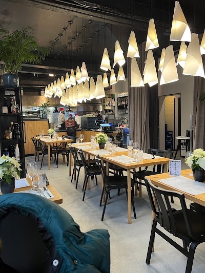 Zakotwiczony oysters&more